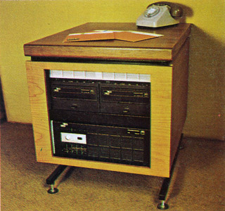 7502/5 Enclosure with dual 8-inch diskette drive